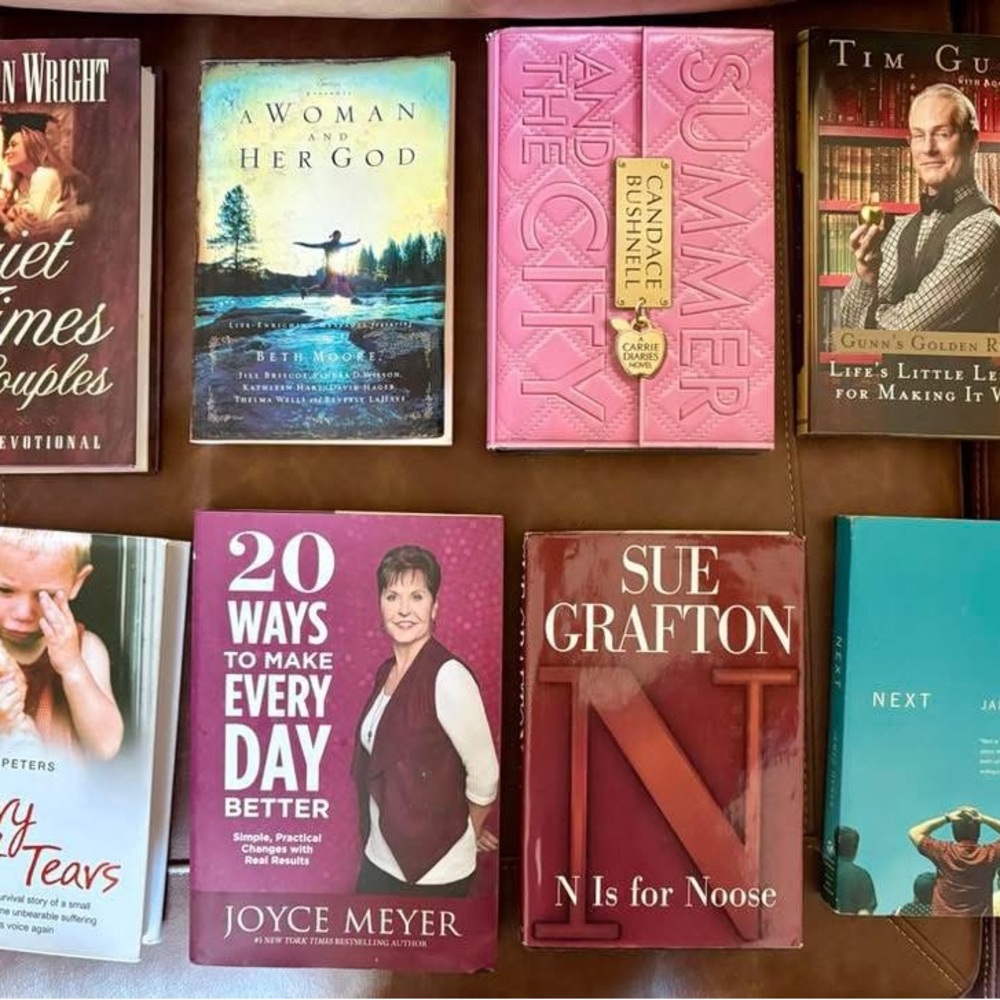 Assorted Book Collection - Picture 3 of 12